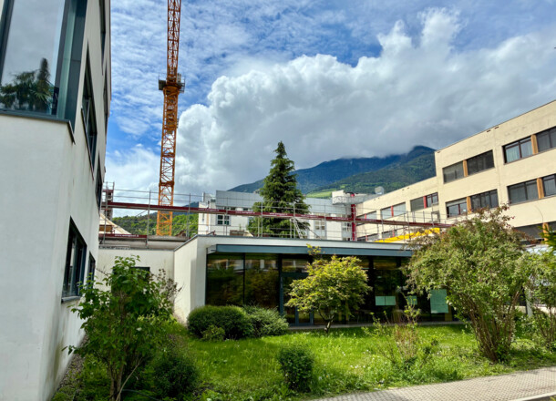 Riqualificazione energetica in corso: la scuola Tschurtschenthaler verso un futuro sostenibile