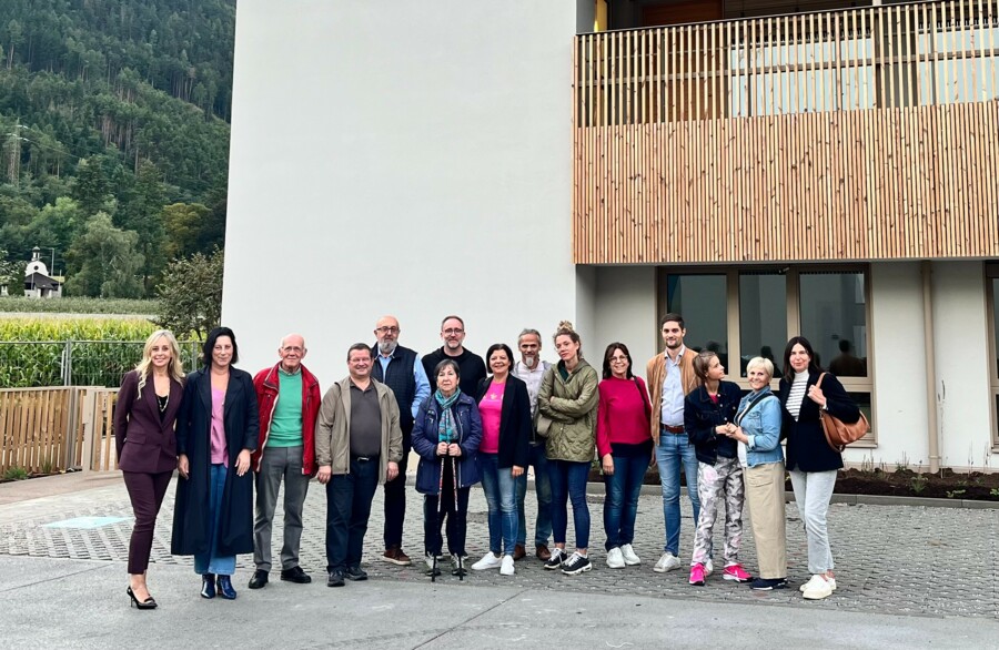 Gruppo di lavoro "Famiglia e Sociale" del Comune di Bressanone visita il Centro Anziani "Ella" – Uno sguardo a una nuova qualità dell’assistenza agli anziani