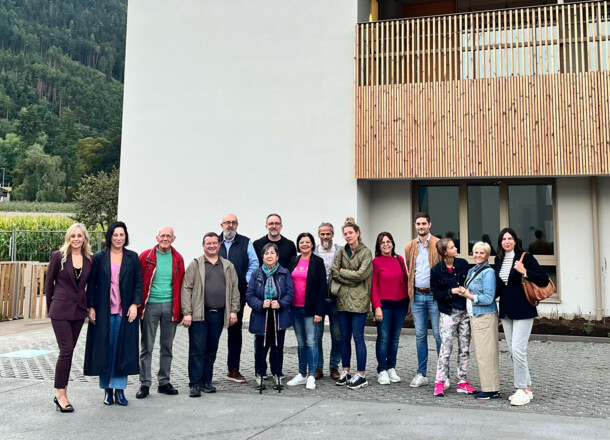 Gruppo di lavoro "Famiglia e Sociale" del Comune di Bressanone visita il Centro Anziani "Ella" – Uno sguardo a una nuova qualità dell’assistenza agli anziani